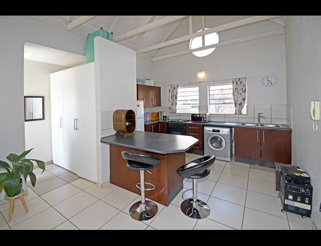1 BEDROOM APARTMENT FOR SALE IN FERNDALE